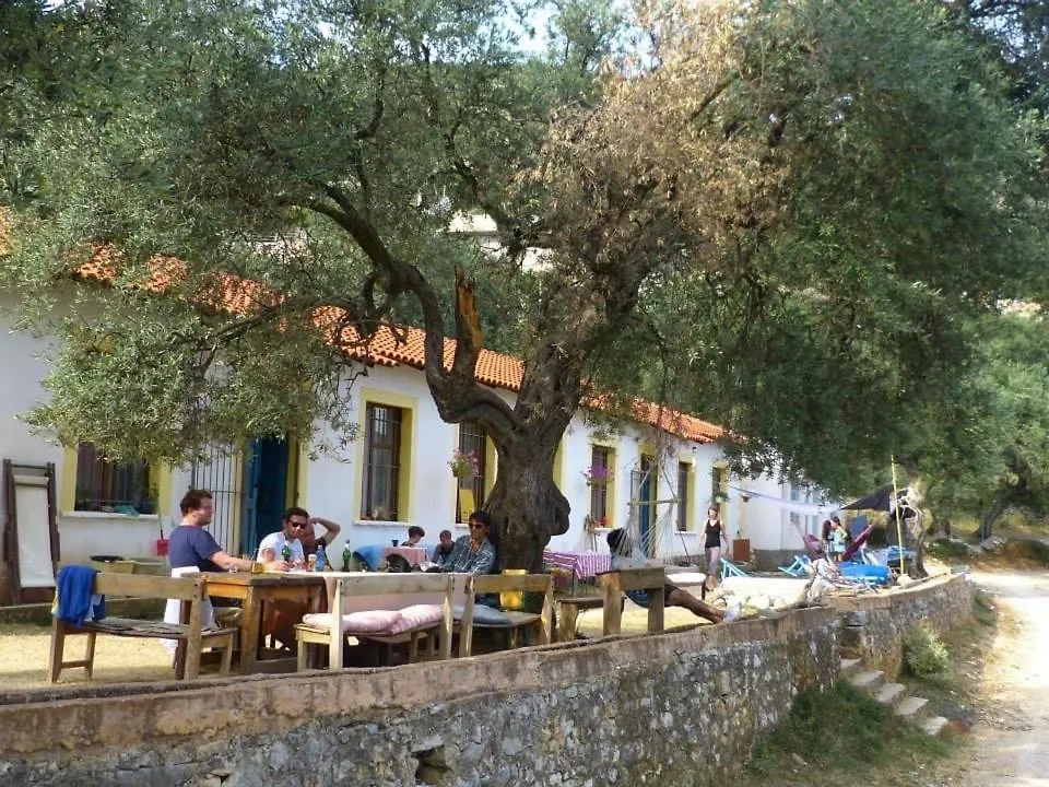 Shkolla Hostel & Camping Vuno Albania