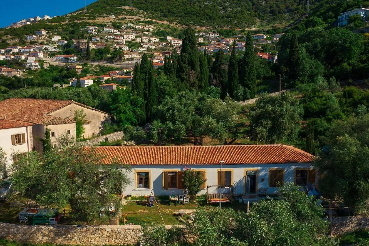 Shkolla Hostel & Camping Vuno Albania