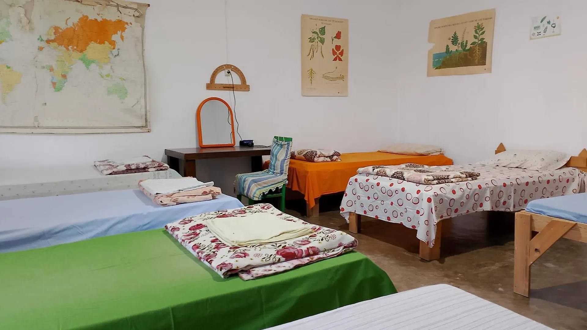 Shkolla Hostel & Camping Vuno