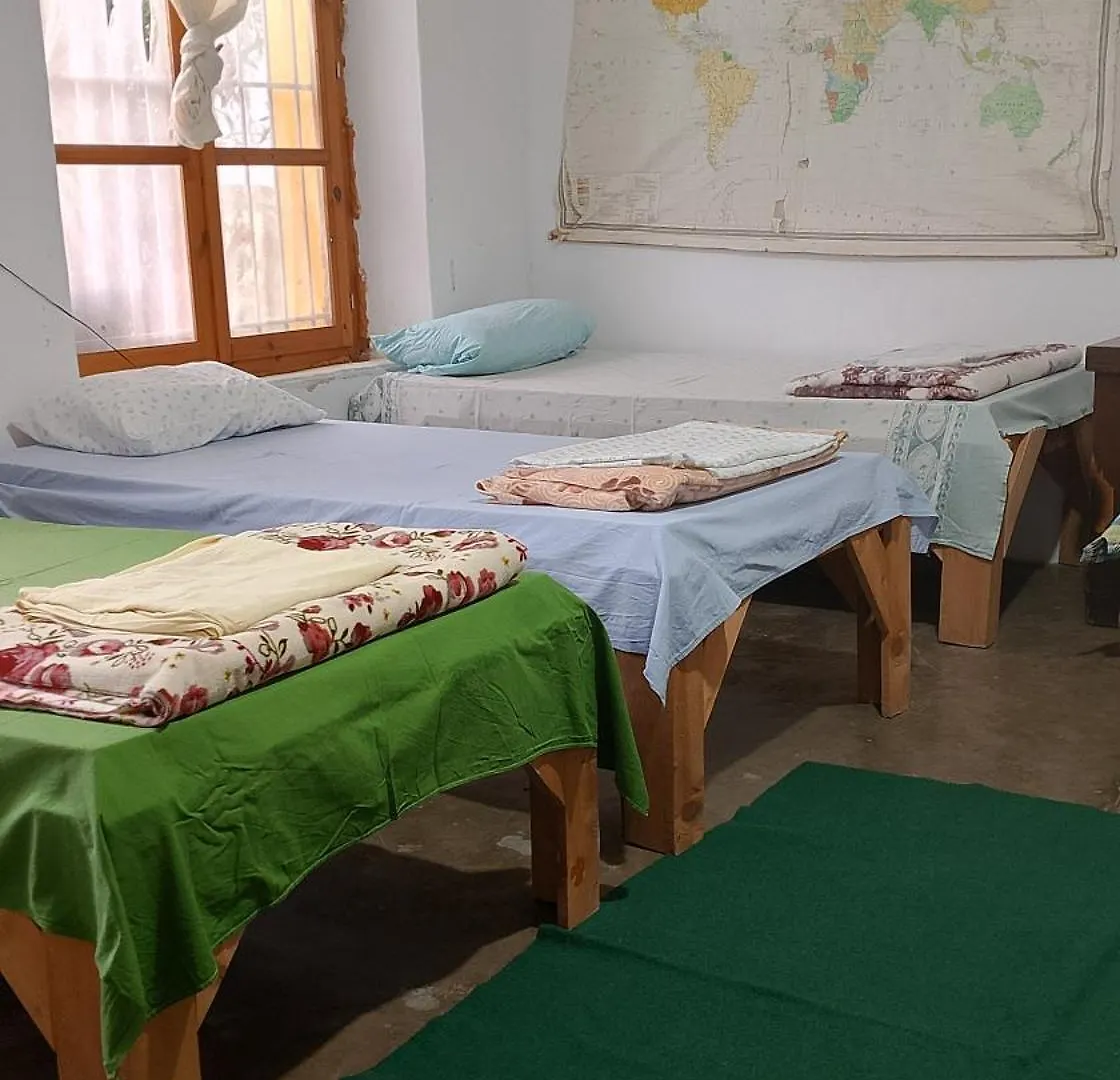 Shkolla Hostel & Camping Vuno