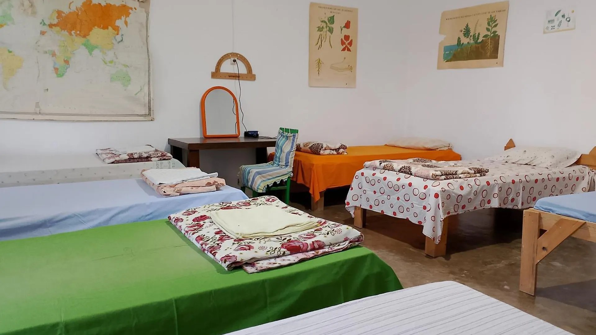 Shkolla Hostel & Camping Vuno