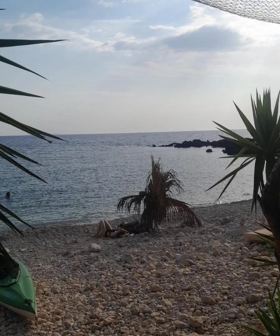 Shkolla Hostel & Camping Vuno 0*,  Albania