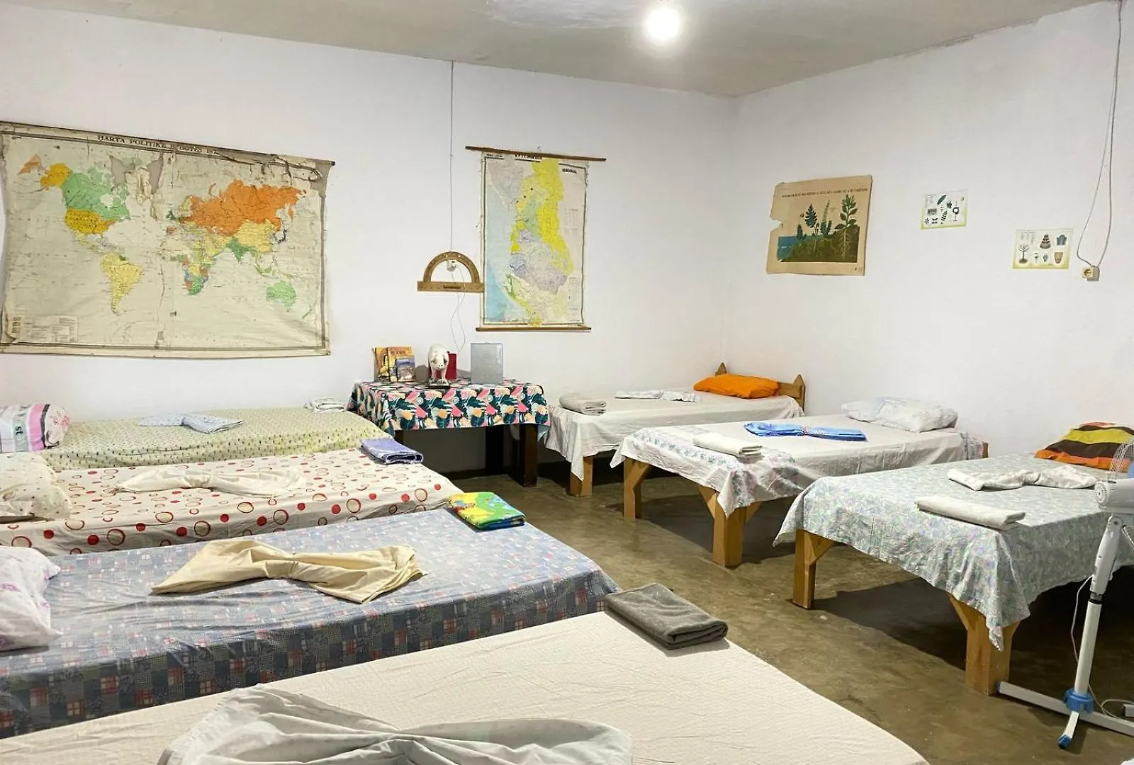 Shkolla Hostel & Camping Vuno