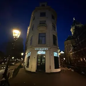 https://voyagers-amsterdam.amsterdamhotelsnl.com